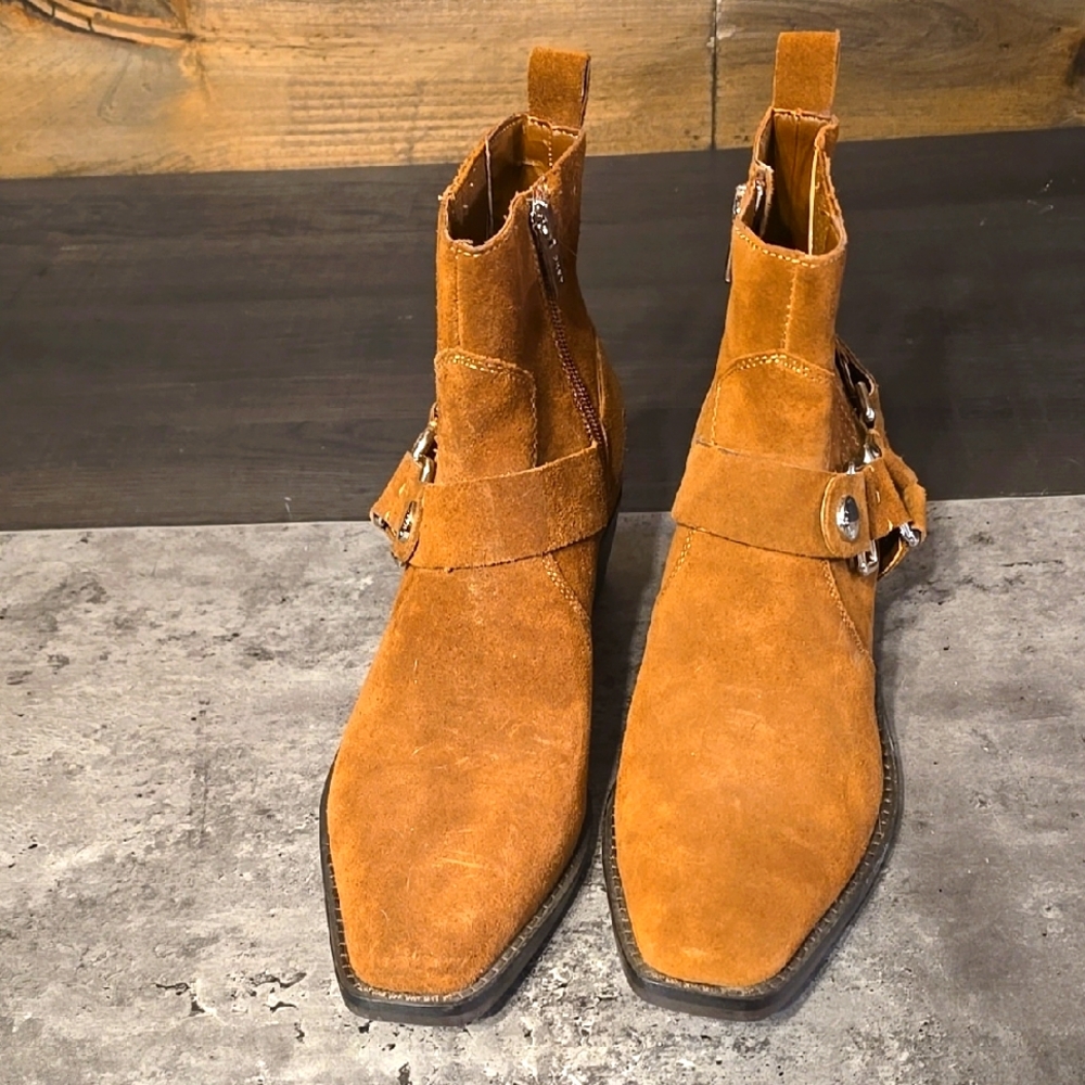 Womens Tan Suede Boots with buckle only worn once